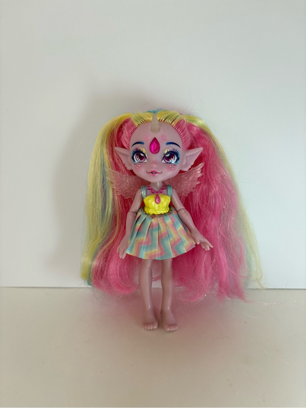 Magic Mixies Pixlings Unia Unicorn Doll MGA Pink Rainbow Hair Wings Dress 6”